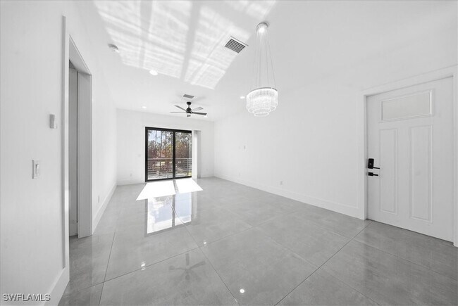 Building Photo - 3261 15th Ave SW