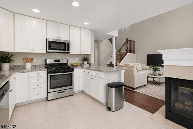 Building Photo - 44 Peach Tree Ln