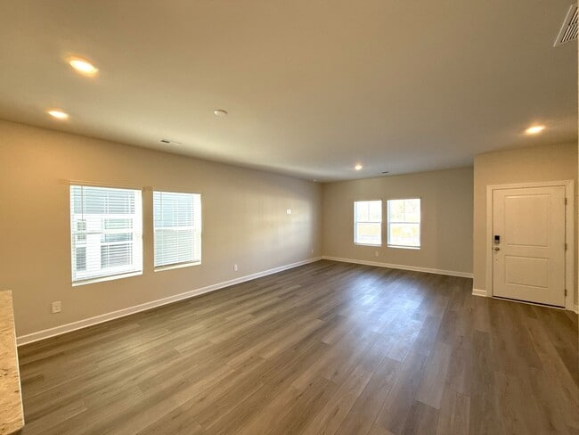 Building Photo - T.R. Lawing Realty Property