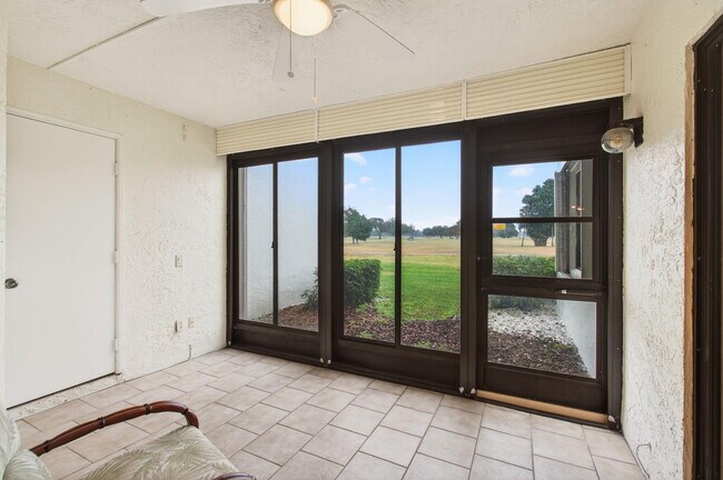 Building Photo - 5851 Parkwalk Dr