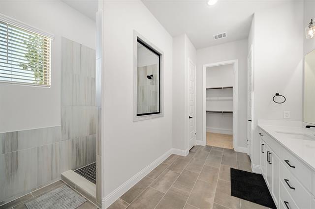 Building Photo - 2300 Fairwater Mews