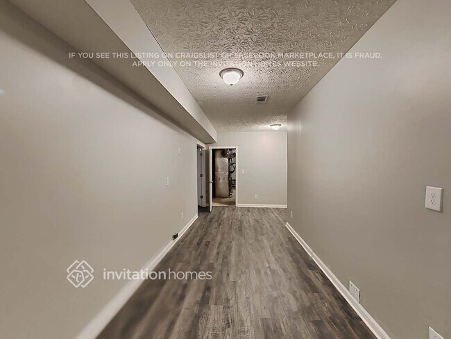 Building Photo - 844 Whitehaven Ln