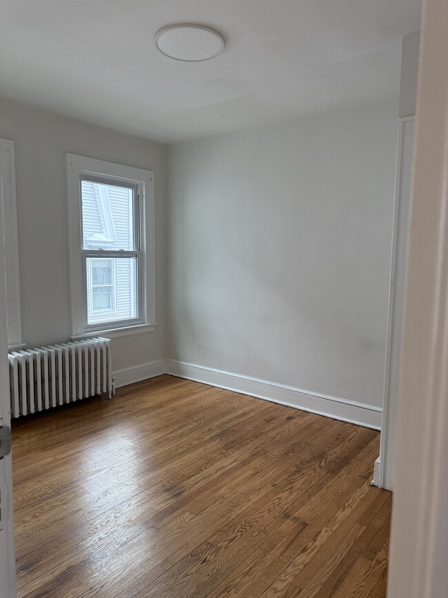 Building Photo - 53 Southview St