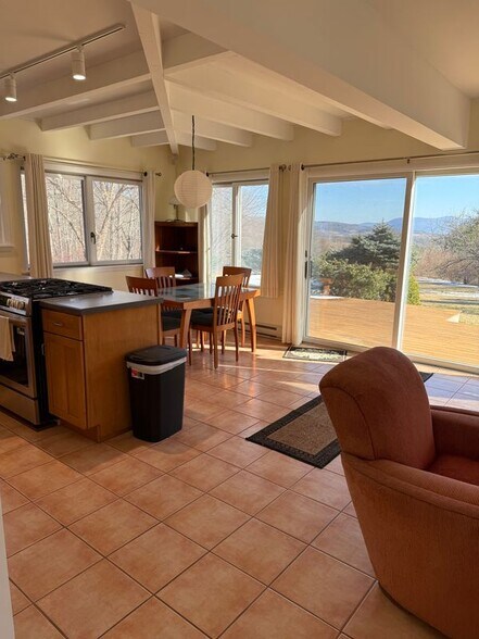 Building Photo - 2509 Skiparee Rd