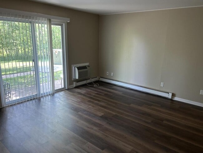 Building Photo - 6578 Lake Rd