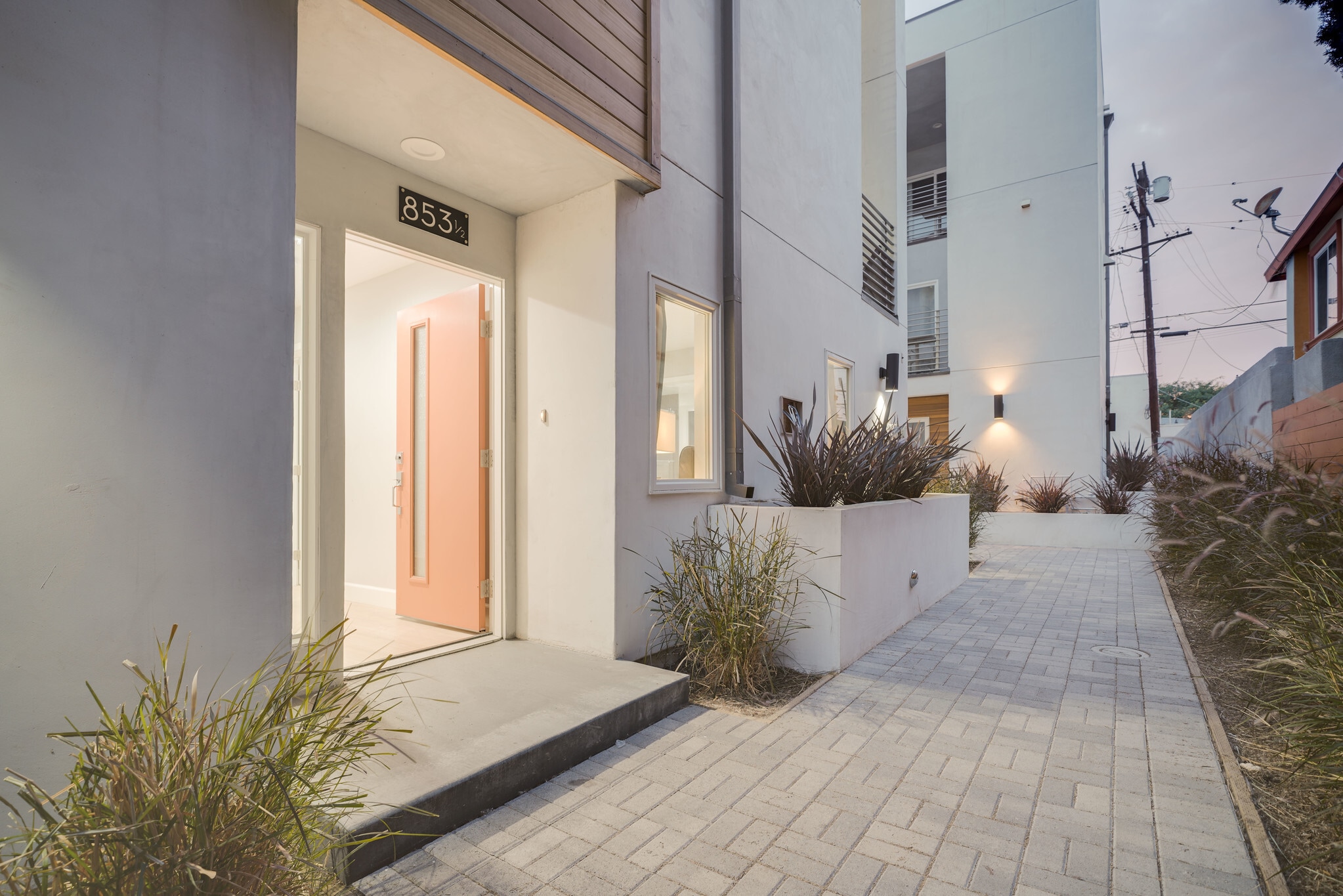 Building Photo - 853 McCadden N Pl