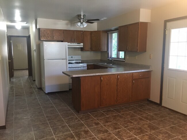 Hallway and kitchen - 157 N West St