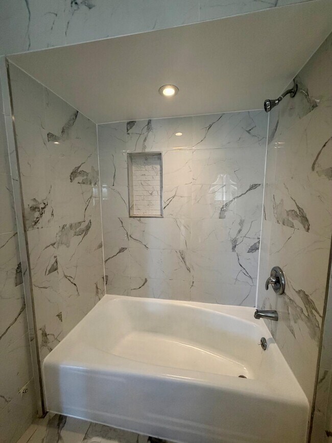 Building Photo - 73 Congress St