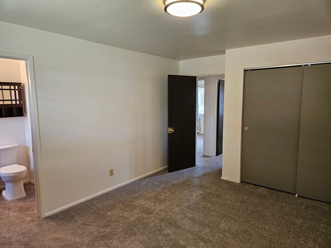 Building Photo - Newly remodeled Ranch Style Home With Huge...