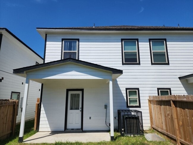 Building Photo - 9218 Nyssa Ave