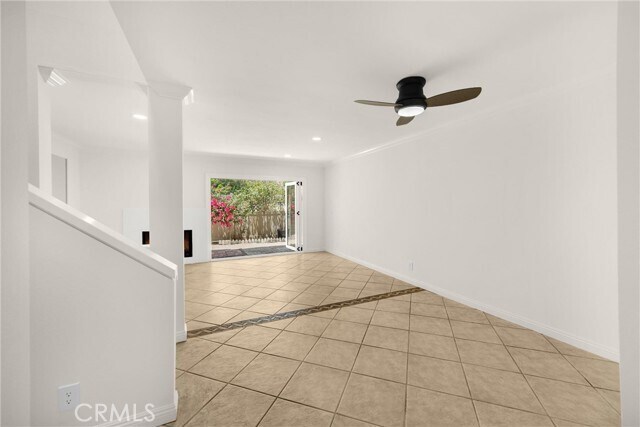 Building Photo - 307 N Singingwood St