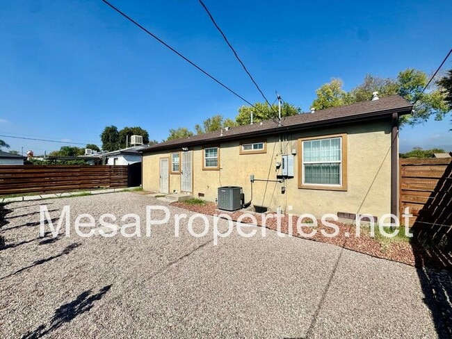 Building Photo - 1519 W Virginia St