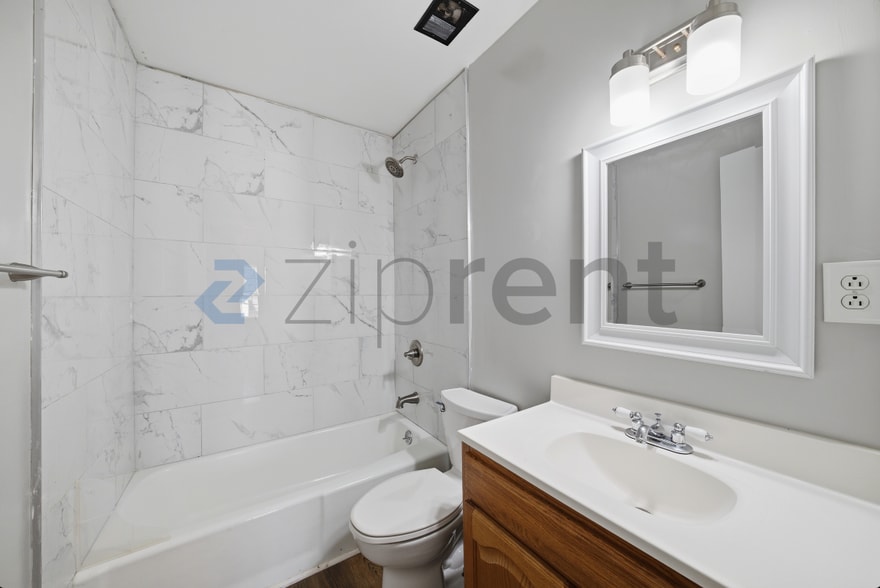 Building Photo - 2351 Emerald Falls Dr