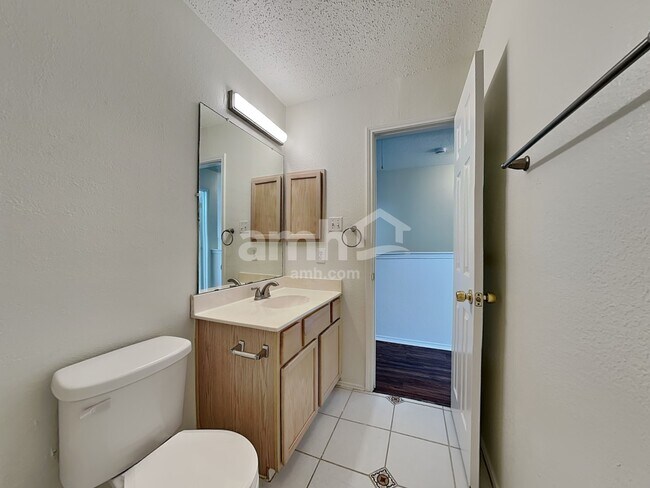 Building Photo - 1809 Mapleleaf Dr