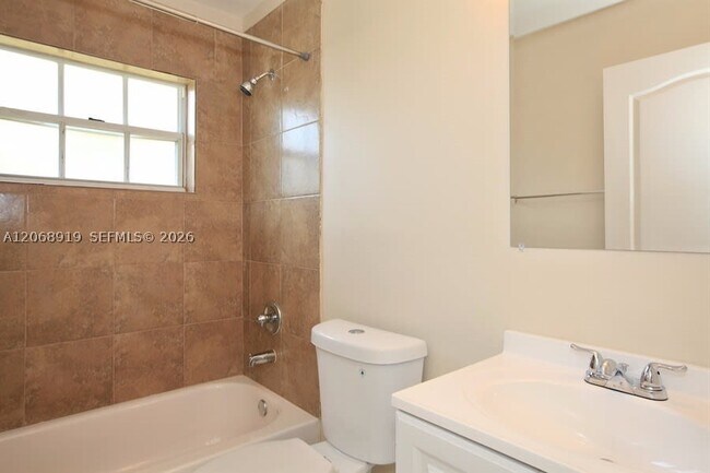 Building Photo - 504 SW 177th Ave
