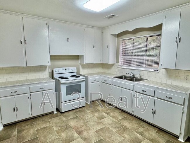 Building Photo - 108 Brantwood Dr