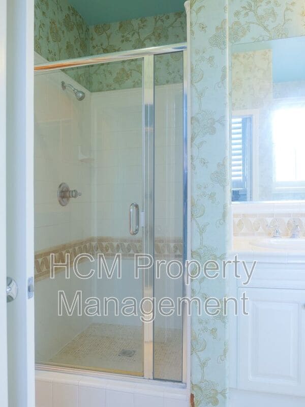 Building Photo - 2736 Cabrillo Ave