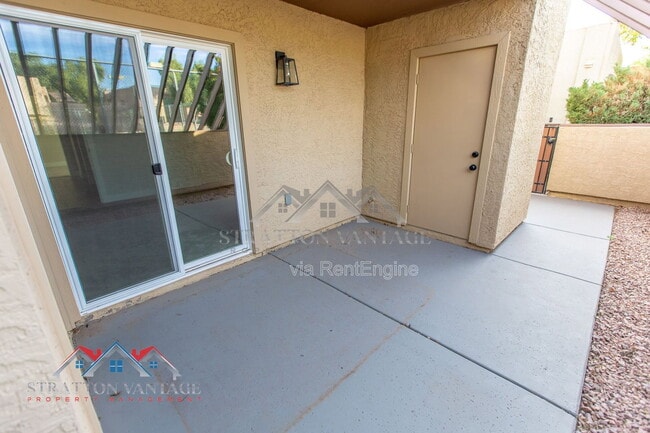 Building Photo - 712 W 14th St