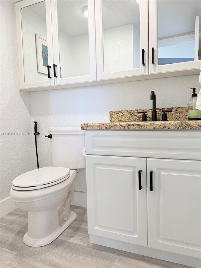 Building Photo - 4000 NE 170th St