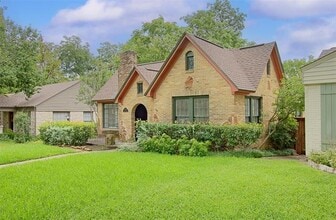 Building Photo - 7010 Vivian Ave