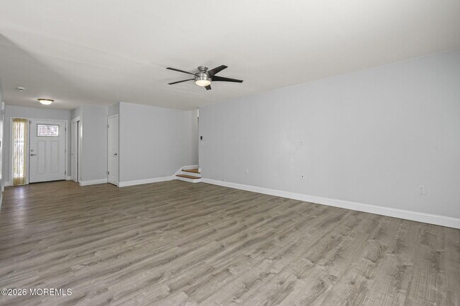 Building Photo - 6 Rockwell Cir