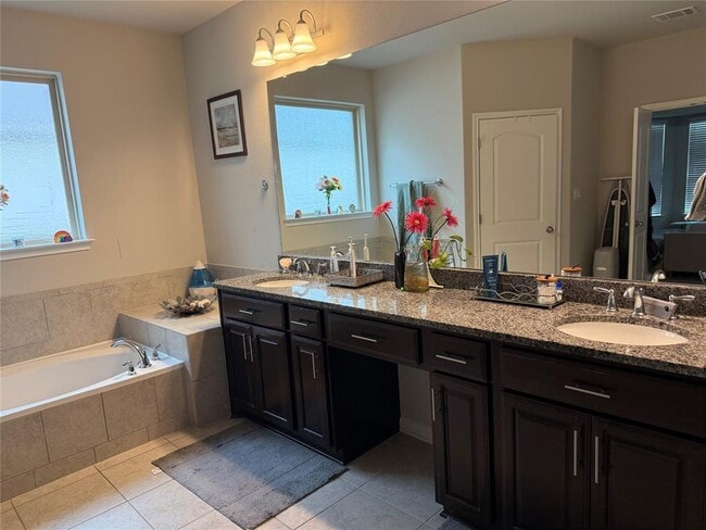 Building Photo - 2917 Coral Valley Dr