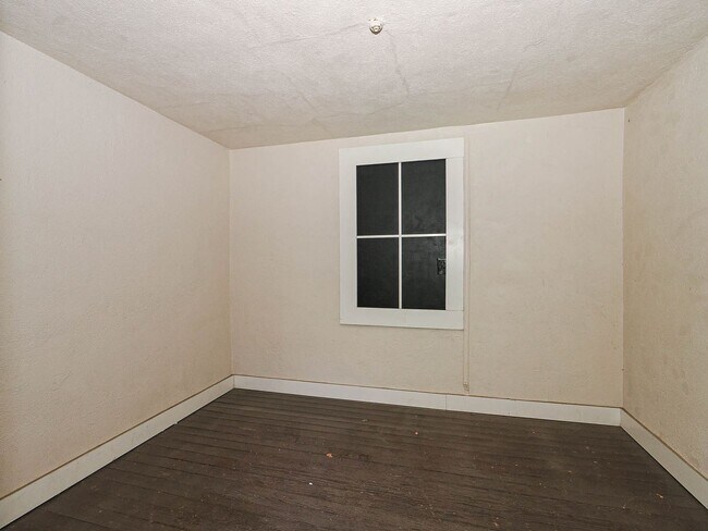 Building Photo - 408 E 775 N