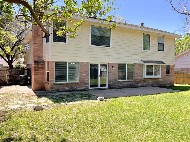 Building Photo - 2117 Belmont Park Dr
