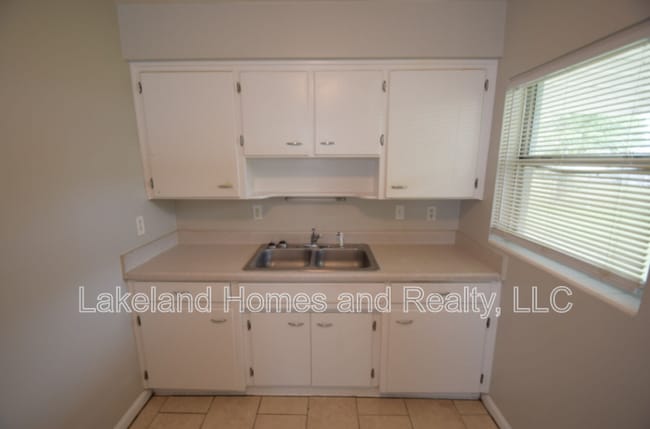 Building Photo - 1213 W Patterson St