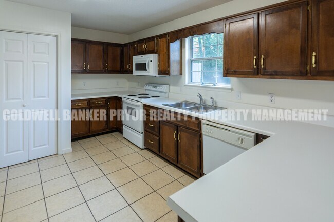 Building Photo - 1240 N Concord Rd