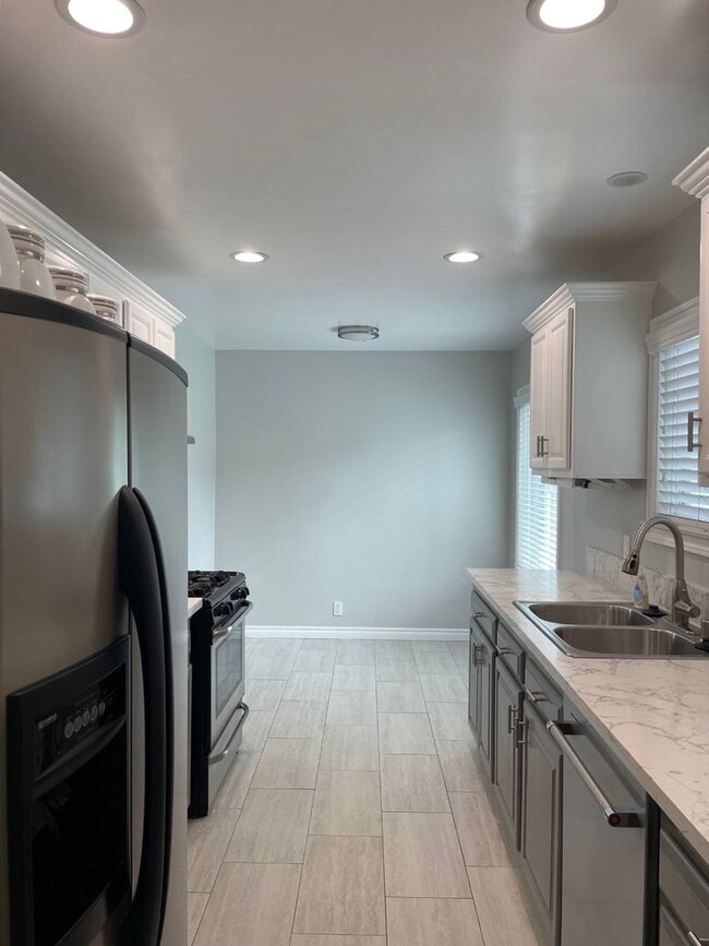 Building Photo - Beautiful Southwood Home for Lease