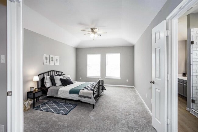 Building Photo - 25234 Clover Ranch Dr