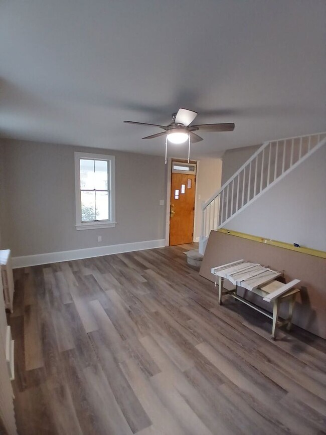 Building Photo - SPACIOUS RENOVATED FARMHOUSE AVAIL. FOR RENT!