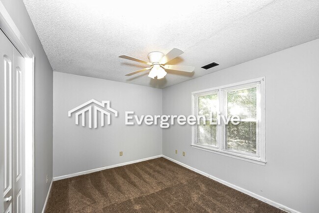 Building Photo - 213 Whitehurst Way