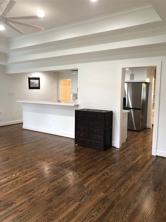 Building Photo - 1346 Chantilly Ln