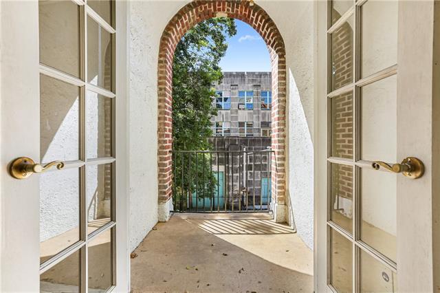 Building Photo - 703 Carondelet St