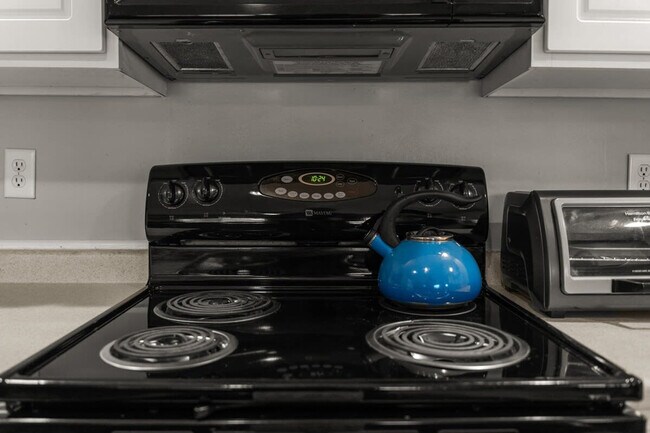 Building Photo - 24 Ashworth Ave