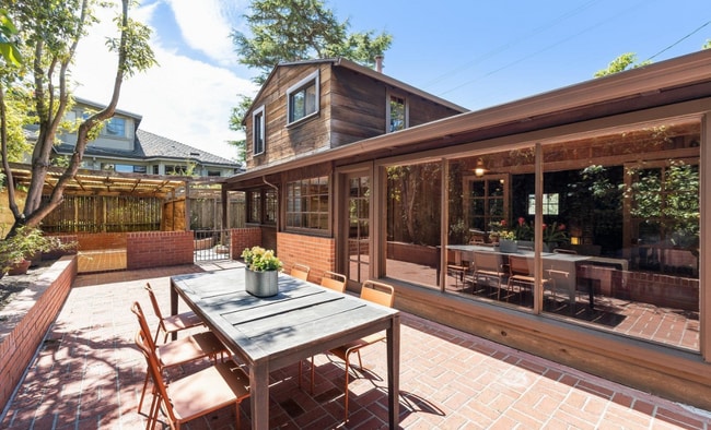 Building Photo - 700 Coventry Rd