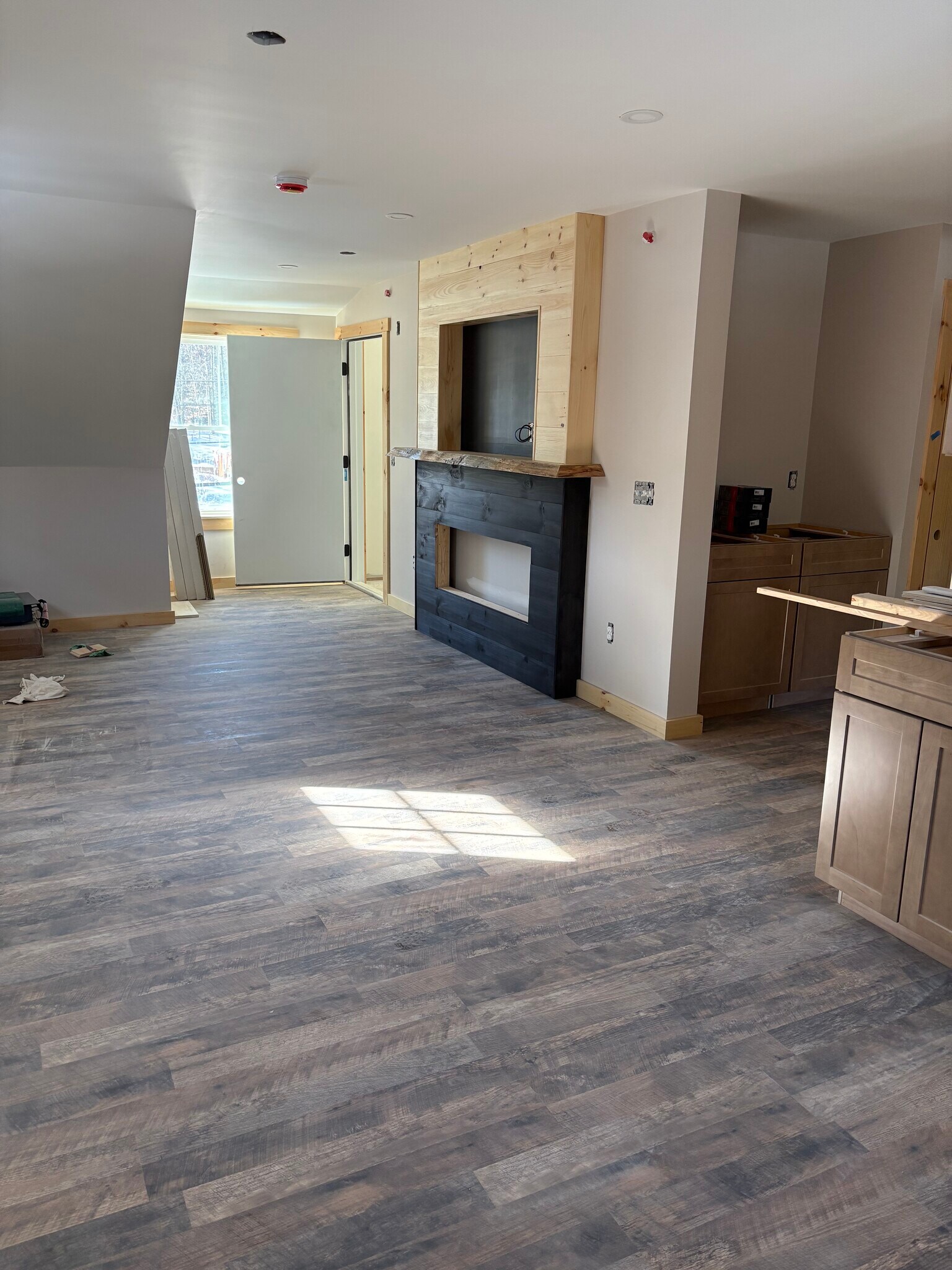 Building Photo - 201 White Mountain Hwy