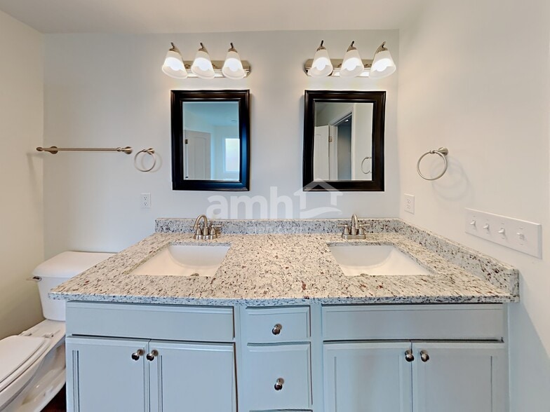 Building Photo - 108 Windyhill St