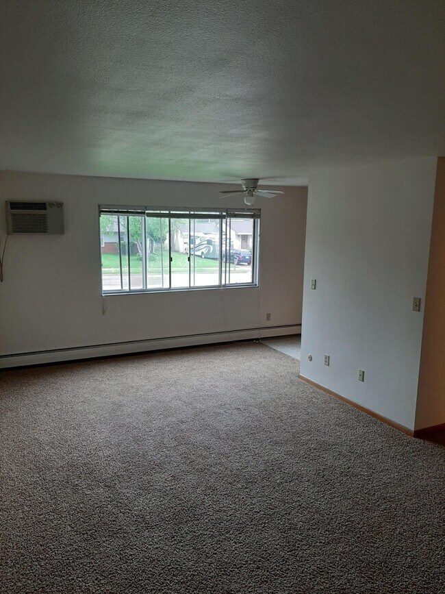 Bright garden level south facing living room - 1363 County B Rd W
