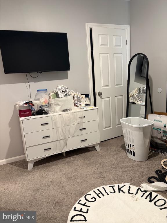 Building Photo - 35 Maynard Dr