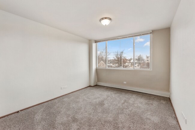 Building Photo - 3575 N Oakland Ave