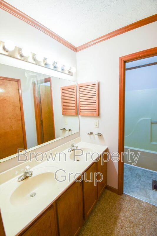Building Photo - 5827 Labonte Dr