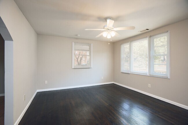 Building Photo - Bright & Spacious 3BR Home in Carroll Heights