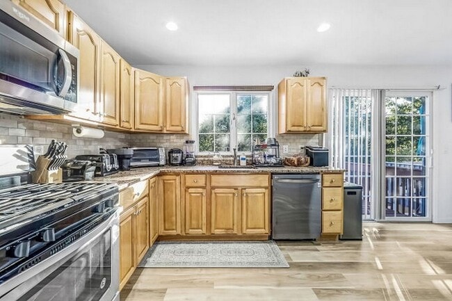 Building Photo - 386A Park Ave