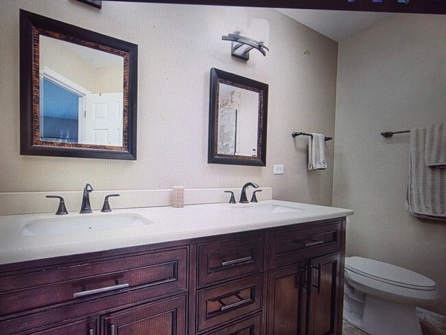 Building Photo - 422 Cary Woods Cir