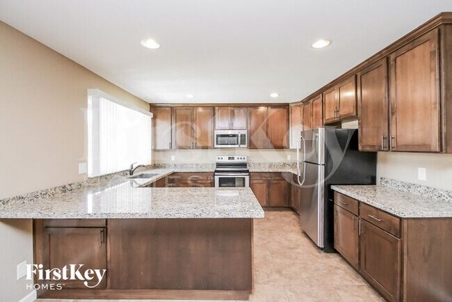 Building Photo - 4716 S Kenwood Ln