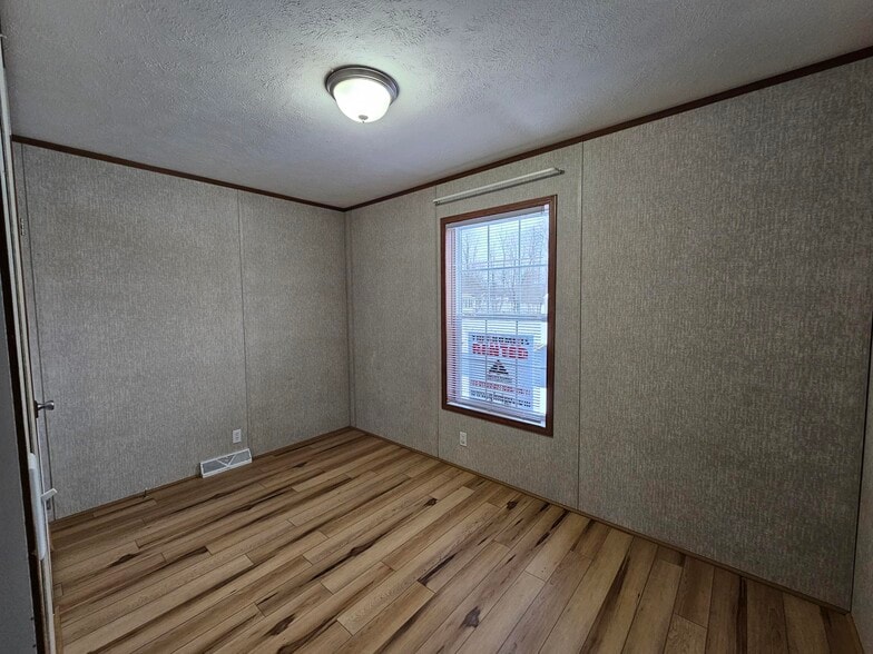 Building Photo - 34 Pine Cir