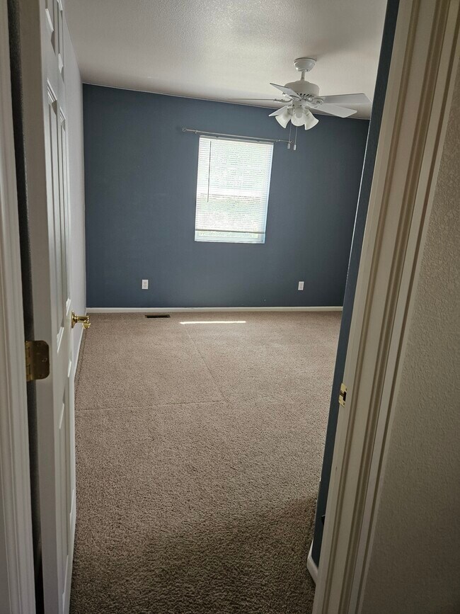 Building Photo - 2353 Aral Dr
